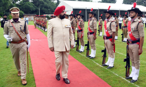 राज्यपाल लेफ्टिनेंट जनरल गुरमीत सिंह (सेवानिवृत्त) ने 77वें स्वतंत्रता दिवस के अवसर पर ध्वाजारोहण किया