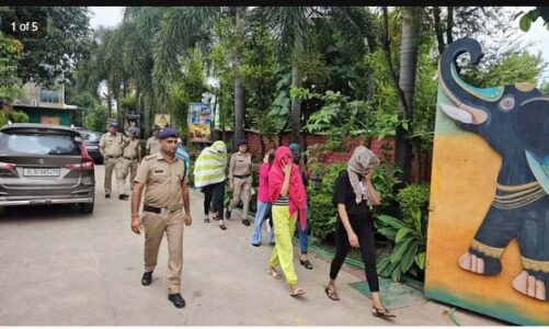 गंगा भोगपुर स्थित नीरज फॉरेस्ट रिजॉर्ट में अवैध कसीनो संचालन की सूचना पर पुलिस ग्राहक बनकर गई।
