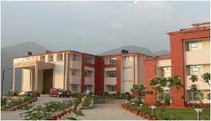 राजकीय मेडिकल कॉलेज श्रीनगर प्रशासन ने एमबीबीएस छात्रों के साथ हुई मारपीट की घटना पर कड़ा एक्शन