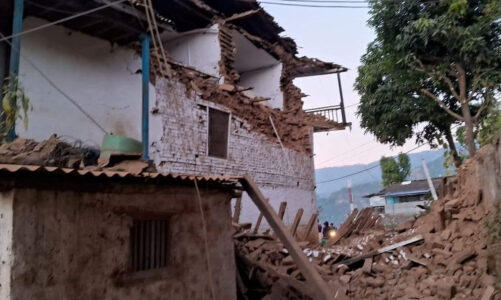 देर रात आए भूकंप से नेपाल में भारी तबाही, अभी तक 130 लोगों की मौत की पुष्टि