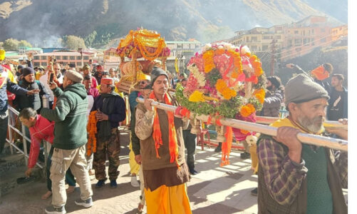 भू-बैकुंठ श्री बदरीनाथ से योग बदरी पांडुकेश्वर मंदिर पहुंची गद्दी