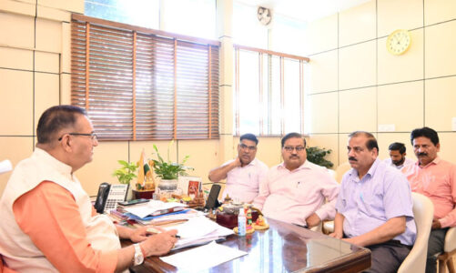 कैबिनेट मंत्री ने की विकास कार्यों की समीक्षा