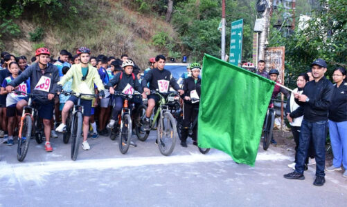 रैली से रोपण तक : बागेश्वर ने दिया पर्यावरण जागरूकता का सशक्त संदेश
