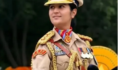 गणतंत्र दिवस परेड में इतिहास रचेंगी CRPF की सहायक कमांडेंट सिमरन बाला, पहली बार महिला अधिकारी करेंगी पुरुष टुकड़ी का नेतृत्व