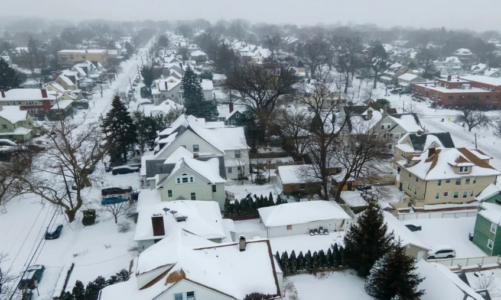 अमेरिका में भीषण बर्फीला तूफान: अब तक 30 लोगों की मौत, लाखों घरों में बिजली गुल, हजारों उड़ानें रद्द