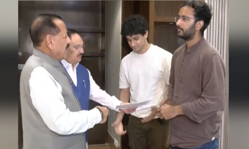 पेपर लीक विवाद: सरकार और प्रदर्शनकारियों में वार्ता तेज, धर्मेंद्र प्रधान के इस्तीफे पर बना गतिरोध