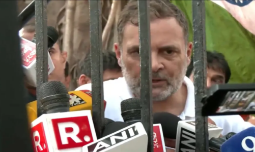 चुनाव आयोग के खिलाफ विपक्ष का प्रदर्शन, आकाशवाणी भवन में पहुंचे राहुल-प्रियंका; बोले- ‘कोई भी बच नहीं पाएगा’